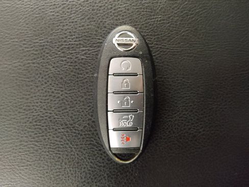 Used 2020 Nissan Pathfinder SL FWD image 32