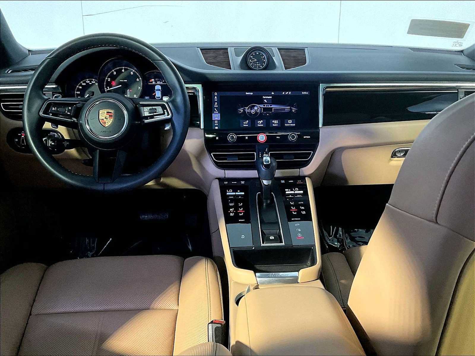 Certified 2023 Porsche Macan AWD/4WD image 14