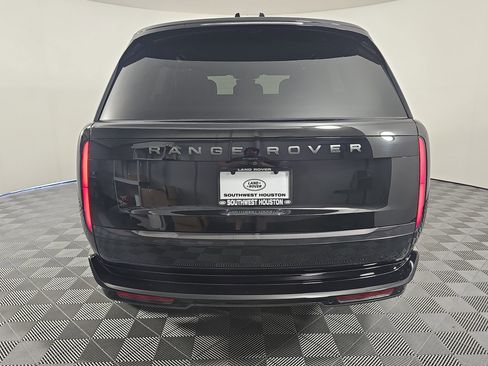 Used 2025 Land Rover Range Rover SE image 9