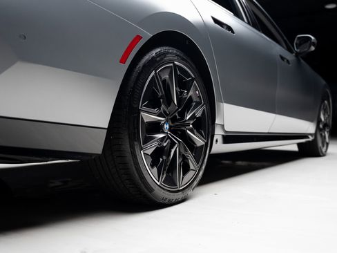 Used 2023 BMW 760i xDrive w/ Executive Package AWD/4WD image 79