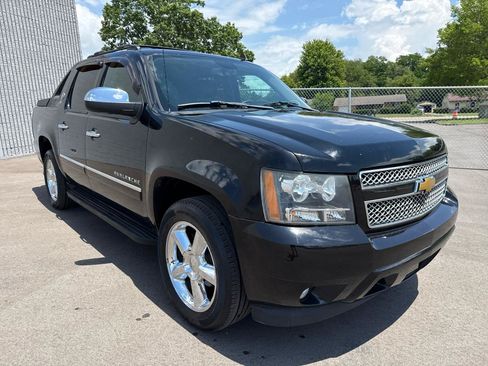Used 2012 Chevrolet Avalanche LTZ AWD/4WD image 3