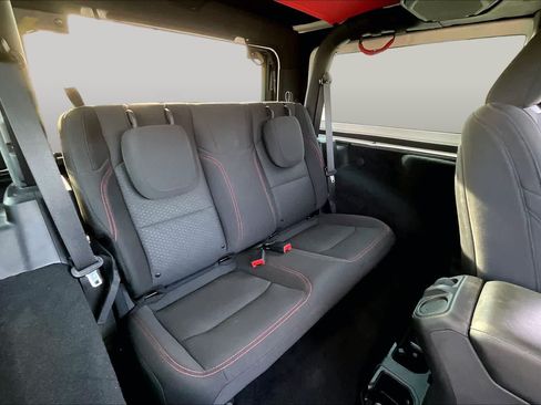 Used 2020 Jeep Wrangler Rubicon AWD/4WD image 35