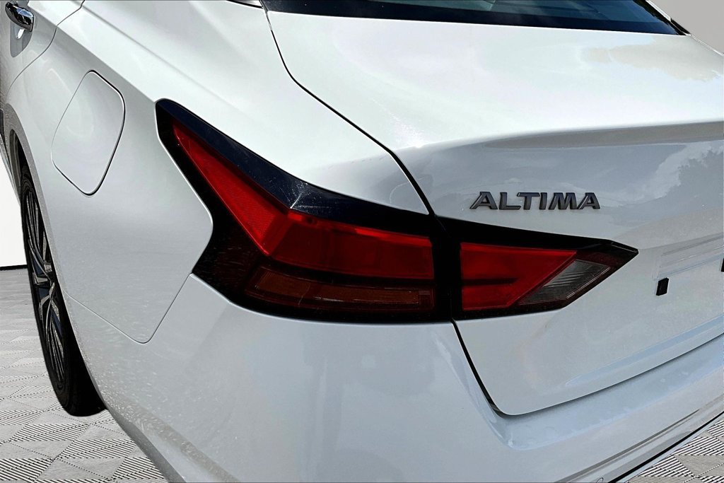 Used 2025 Nissan Altima 2.5 SV FWD image 24