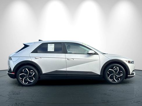 Used 2023 Hyundai Ioniq 5 SEL image 3