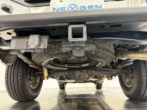 Used 2020 Nissan Frontier PRO-4X w/ Pro-4x Utility Package image 21