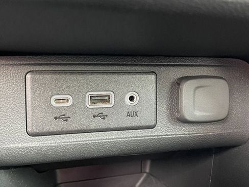 Used 2023 Buick Encore GX Select image 20