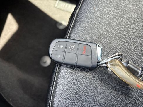 Used 2025 Jeep Compass Limited AWD/4WD image 25