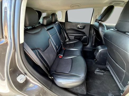 Used 2019 Jeep Compass Latitude w/ Cold Weather Group AWD/4WD image 27