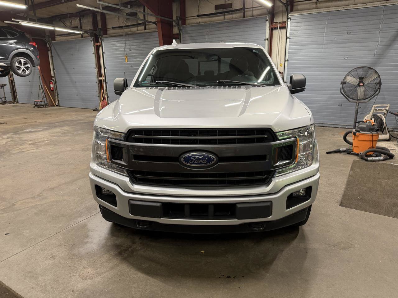Used 2018 Ford F150 XLT w/ Equipment Group 302A Luxury AWD/4WD image 2