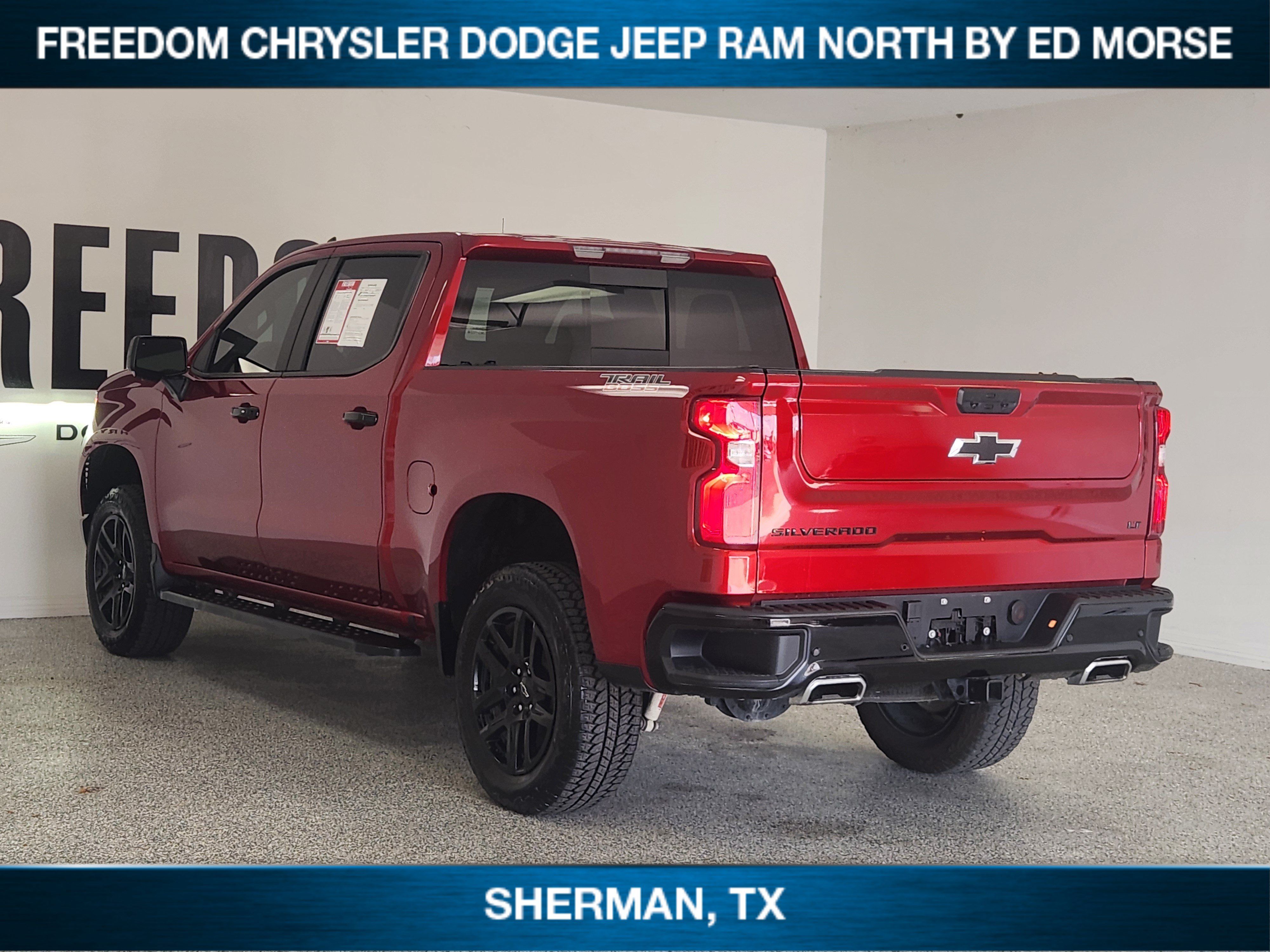Used 2026 Chevrolet Silverado 1500 LT Trail Boss w/ LT Trail Boss Premium Package AWD/4WD image 3
