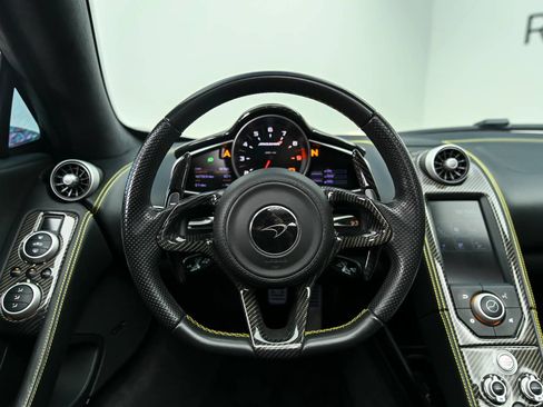 Used 2016 McLaren 650S Spider RWD image 5