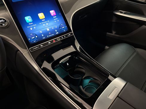 Used 2026 Mercedes-Benz GLC 300 image 24