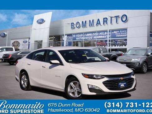 Used 2024 Chevrolet Malibu LT image 1