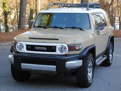 Used 2014 Toyota FJ Cruiser 4WD w/ Upgrade Package image 5
