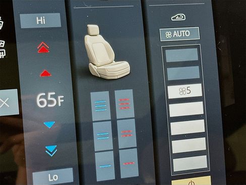 Used 2025 Land Rover Range Rover SE image 21