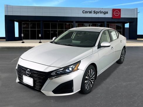 New 2025 Nissan Altima 2.5 SV w/ SV Premium Package image 1