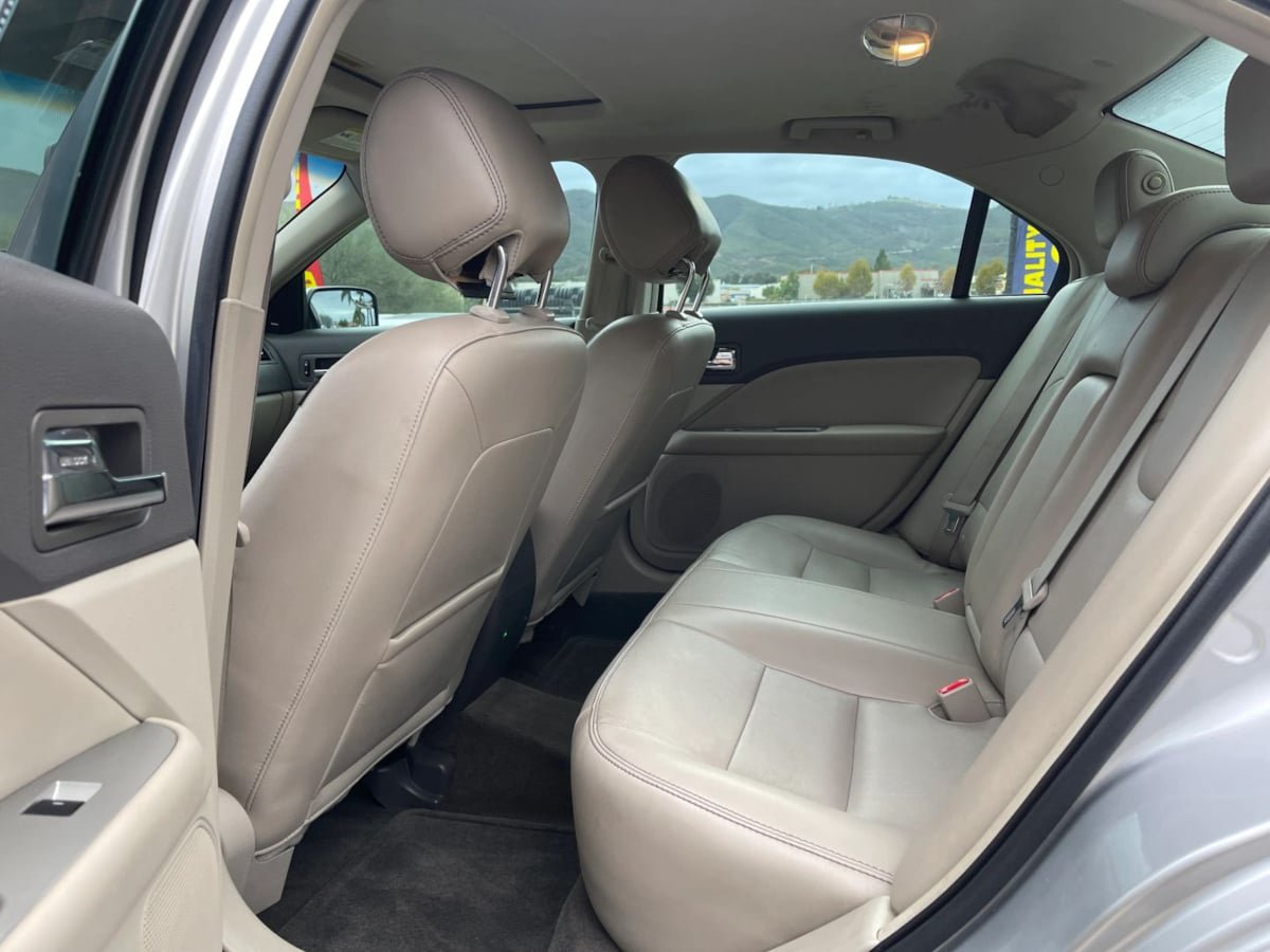 Used 2012 Ford Fusion SEL FWD image 19
