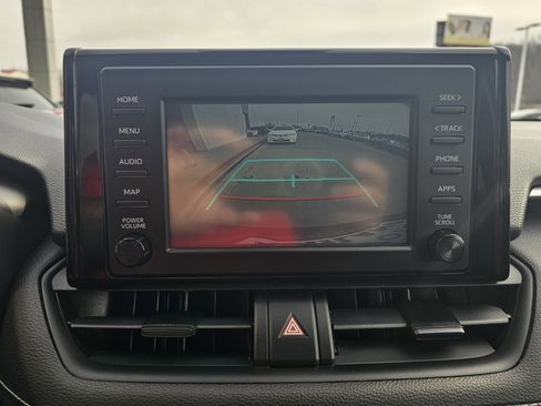 Used 2019 Toyota RAV4 LE image 24