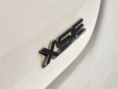 Used 2021 Toyota Highlander XSE image 12