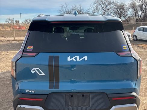 Certified 2024 Kia EV9 Wind image 4