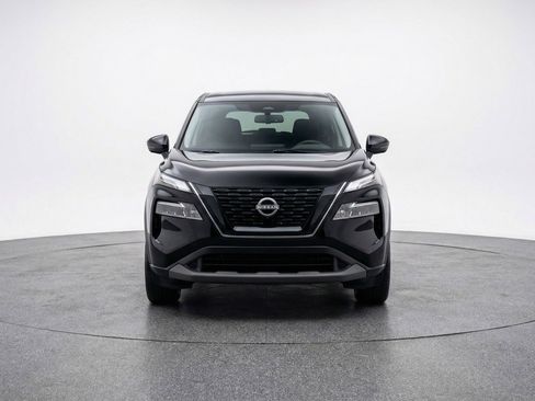 Used 2025 Nissan Rogue SV AWD/4WD image 2