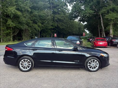 Used 2019 Ford Fusion SE image 6