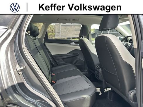 New 2026 Volkswagen Taos SE FWD image 27