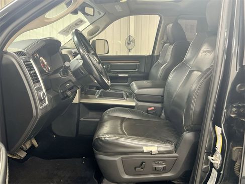 Used 2015 RAM 2500 Laramie w/ Convenience Group image 19