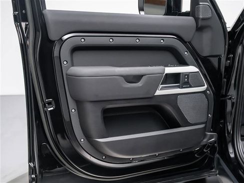 Used 2023 Land Rover Defender 110 S AWD/4WD image 22