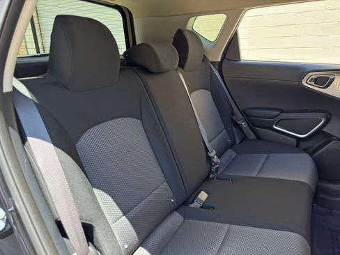 Used 2020 Kia Soul LX FWD image 30