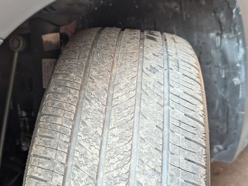 Used 2024 Volkswagen Taos SE w/ Panoramic Sunroof Package image 35