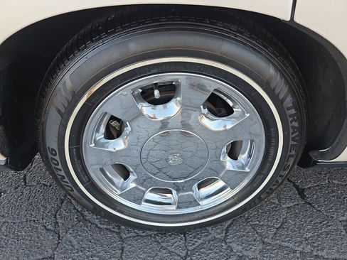 Used 1998 Cadillac De Ville image 17