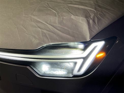 New 2026 Volvo XC90 B5 Core w/ Protection Package image 7