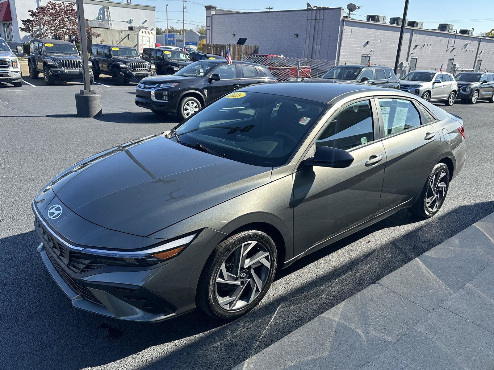 Used 2025 Hyundai Elantra Sport FWD image 6