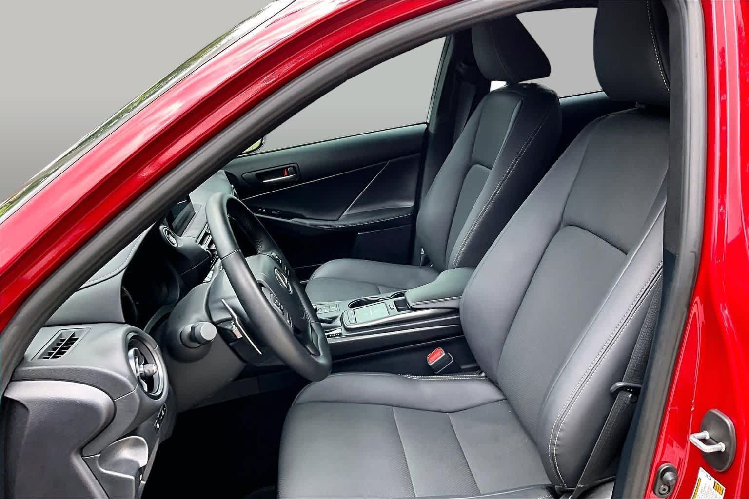 Used 2025 Lexus IS 300 w/ Comfort Package RWD image 8