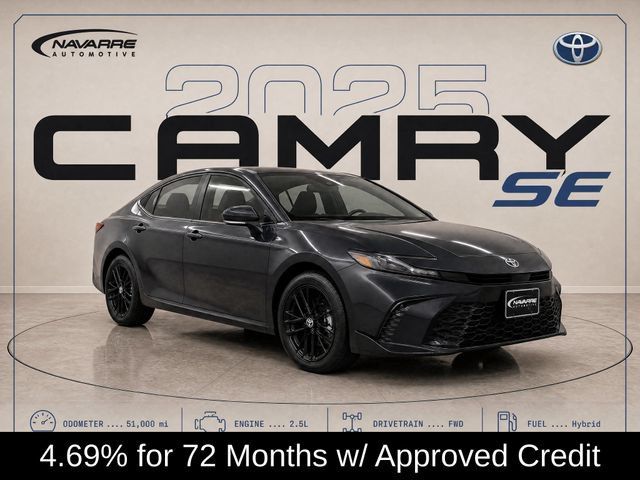 Used 2025 Toyota Camry SE FWD image 1