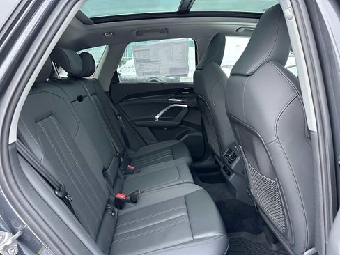New 2025 Audi Q5 Premium Plus image 12