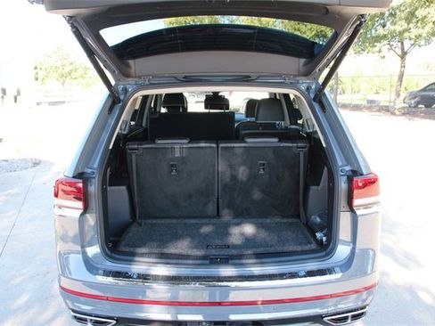 Certified 2025 Volkswagen Atlas SEL Premium R-Line image 37