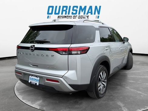 Used 2023 Nissan Pathfinder SL AWD/4WD image 6