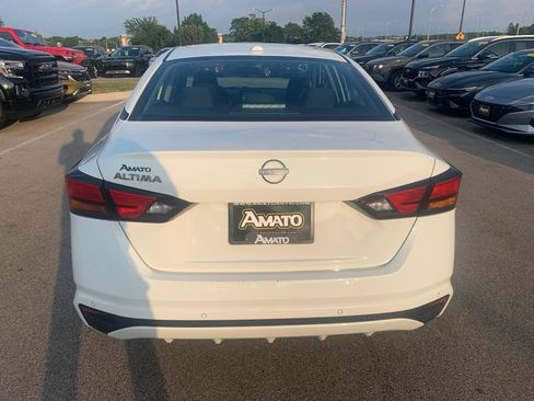 Used 2025 Nissan Altima 2.5 SV FWD image 4