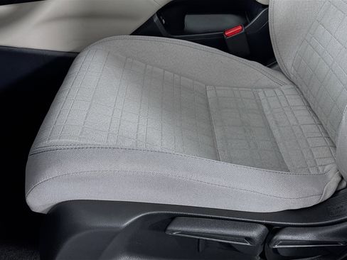 Certified 2023 Honda HR-V LX image 18