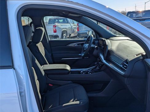 New 2026 Chevrolet Traverse LT image 6