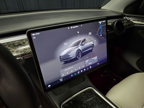 Used 2023 Tesla Model Y Performance AWD/4WD image 25