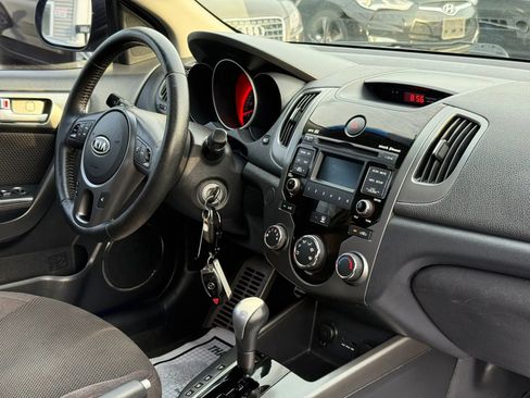 Used 2010 Kia Forte Koup SX image 37