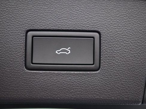 New 2026 Volkswagen Atlas SE image 16