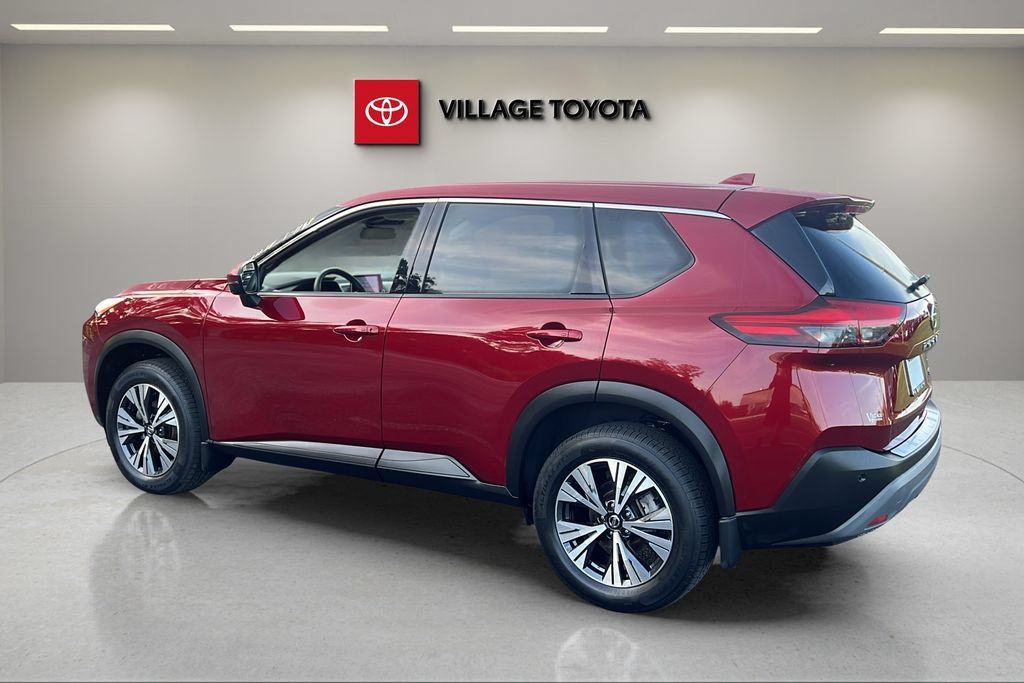 Used 2021 Nissan Rogue SV FWD image 3
