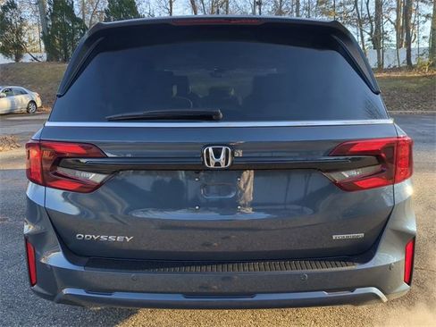 New 2026 Honda Odyssey Touring image 5