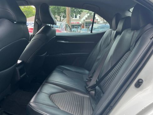 Used 2019 Toyota Camry SE image 10