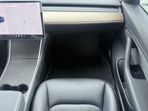 Used 2019 Tesla Model 3 Standard Range RWD image 46