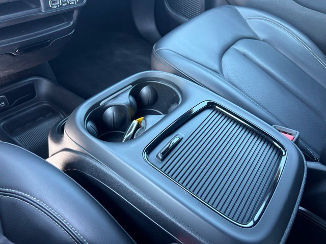 Used 2024 Chrysler Pacifica Limited FWD image 17